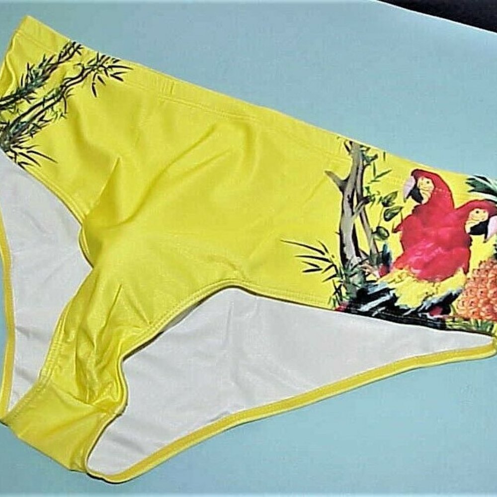 NOS PAIR OF PARROTS , DIVE, WATER POLO, COMPETITION TEAM SWIM SUIT FITS: 40-45